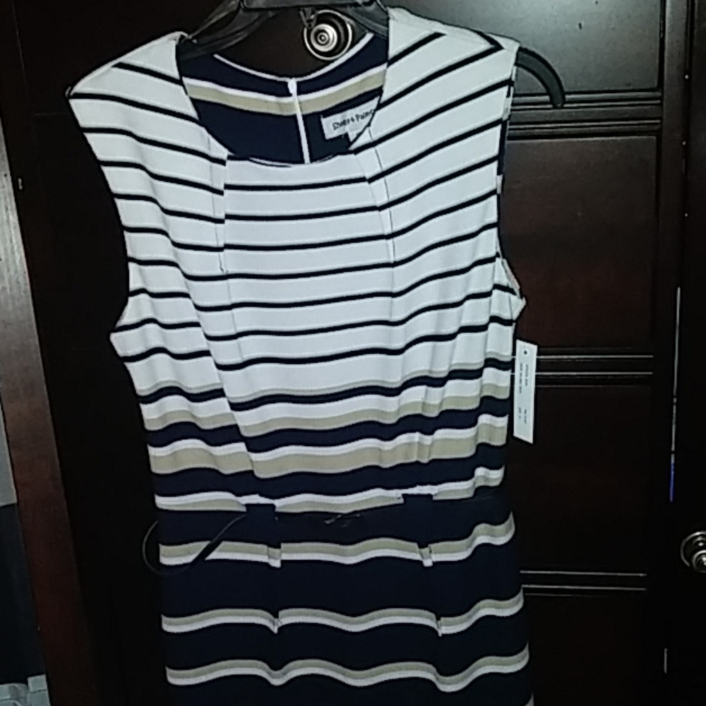 Sleeveless dress